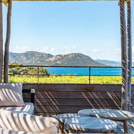 Cala Rossa Di Villa *