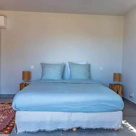 Cala Rossa Di Villa Lecci