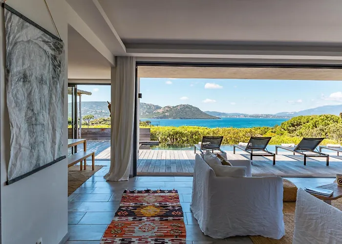 Cala Rossa Di Villa Lecci