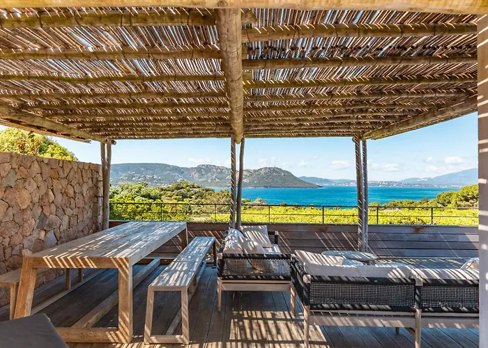 Cala Rossa Di Villa Lecci