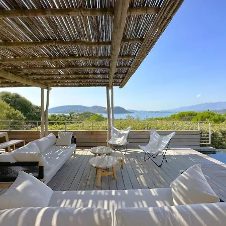 Villa Cala Rossa Lecci