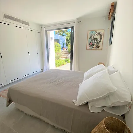 Cala Rossa Villa *