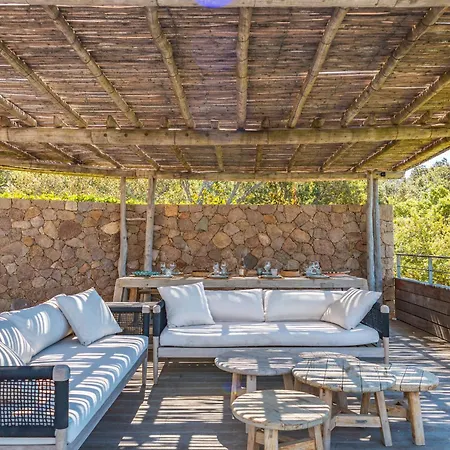 Cala Rossa Di Villa *