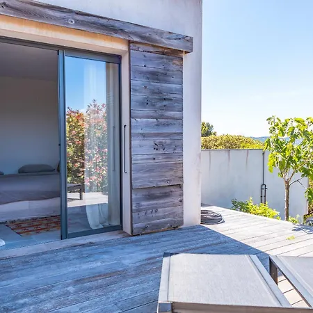 Cala Rossa Di Villa *