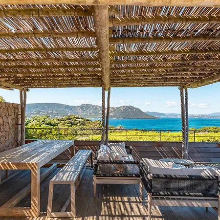 Cala Rossa Di Villa Lecci