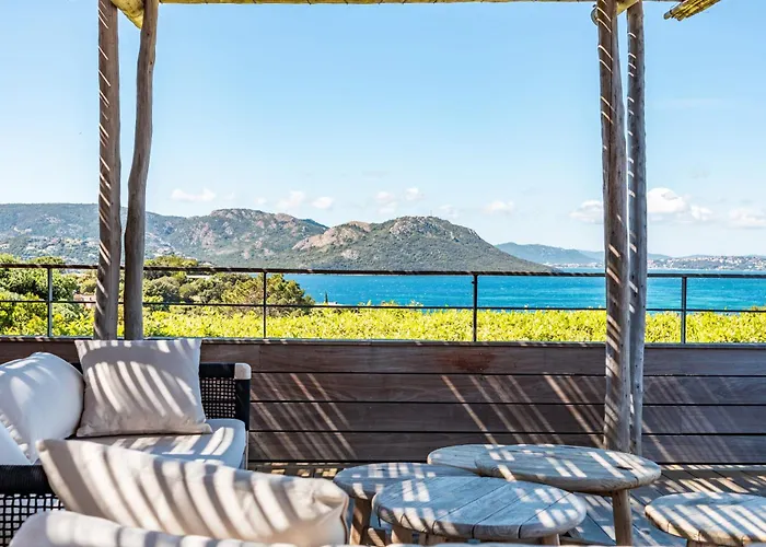 Cala Rossa Di Villa *