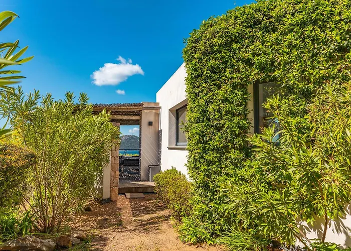 Villa Cala Rossa Di *